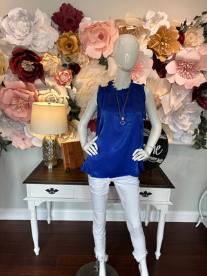 Sleeveless Top with frilled neck